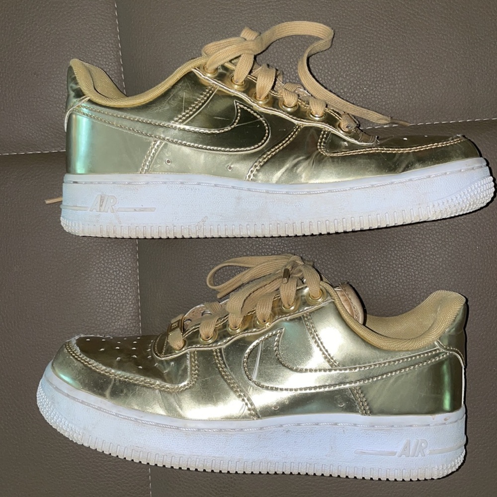 🔥Nike Air Force 1 “Liquid Gold” Sneakers!